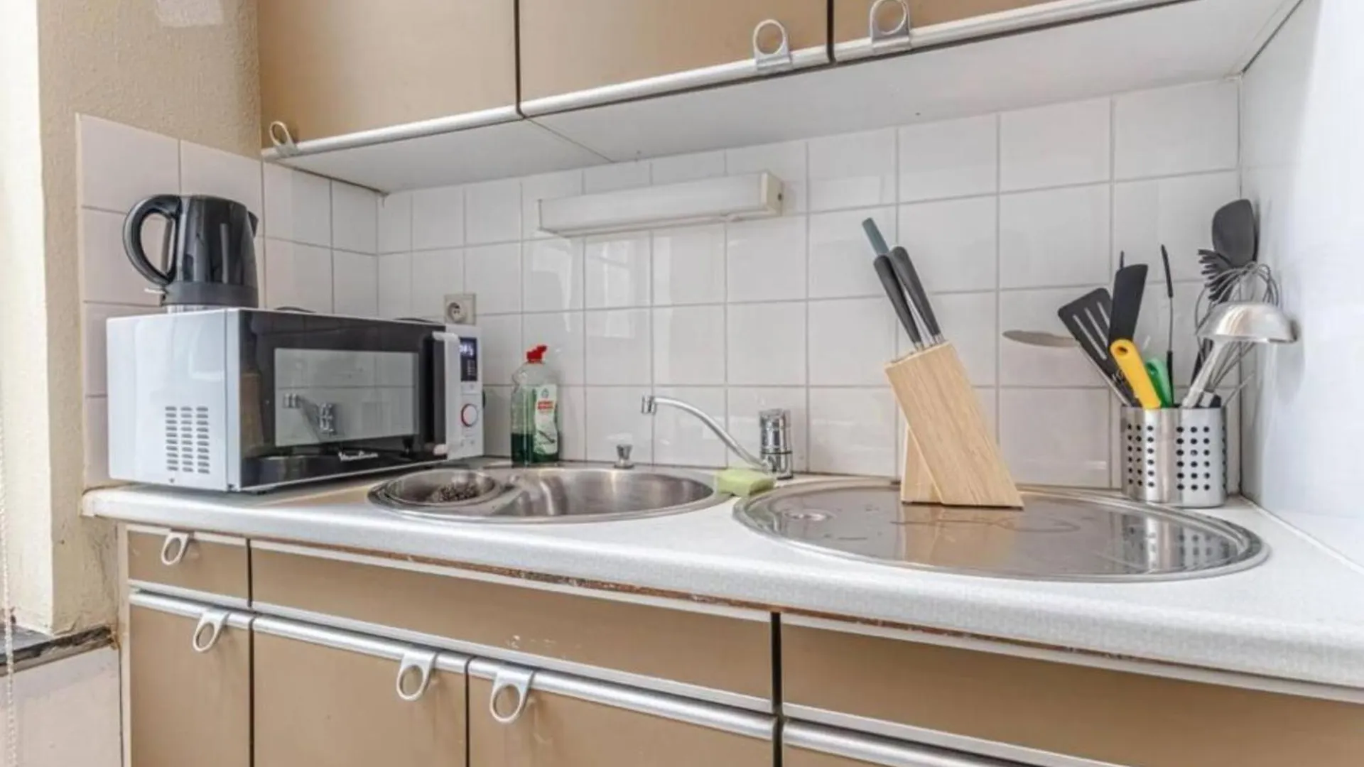 Central Gent Stay 2 Private Bedrooms 4 Guests 0*,  Belgien
