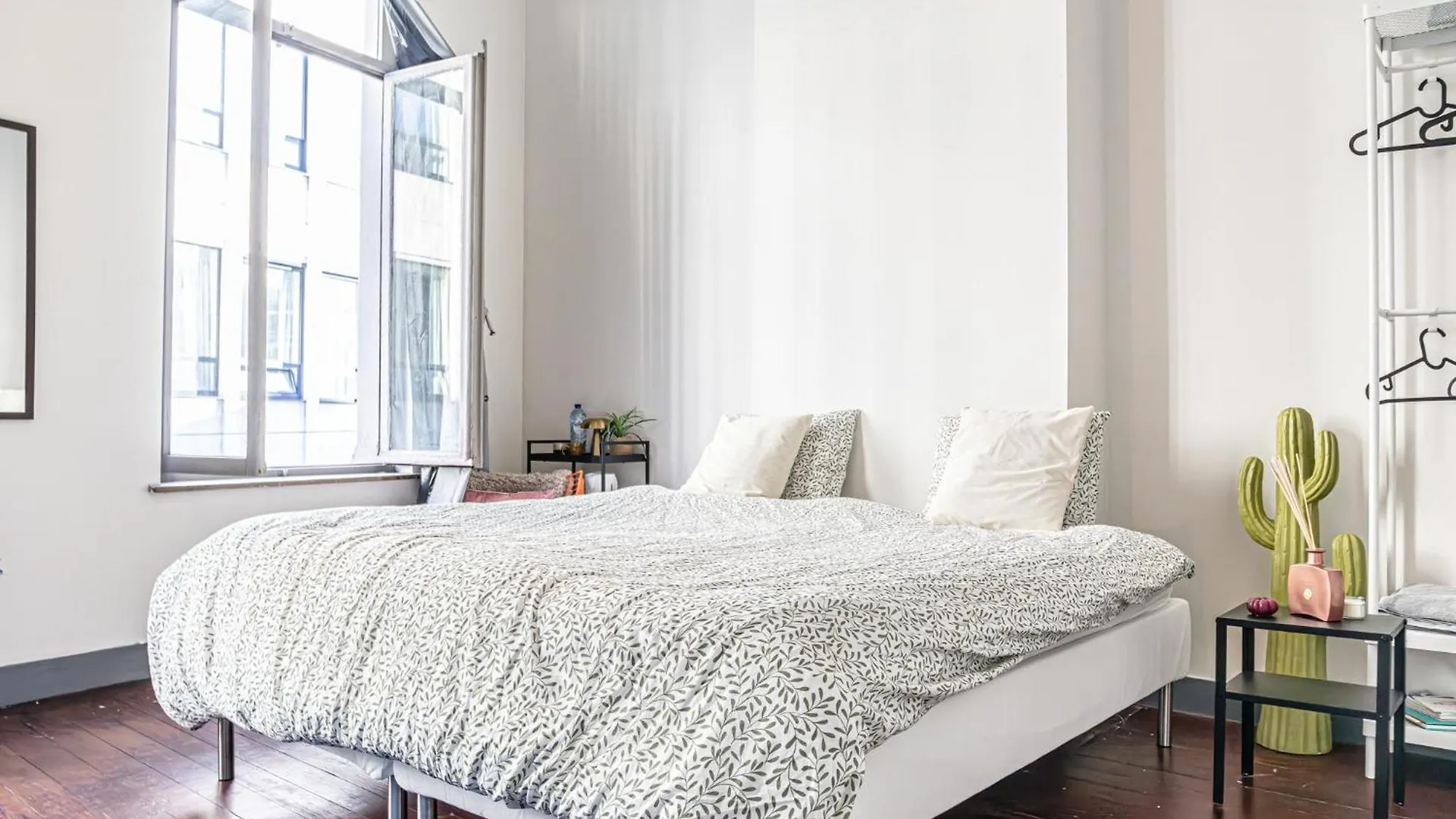 Central Gent Stay 2 Private Bedrooms 4 Guests Apartment